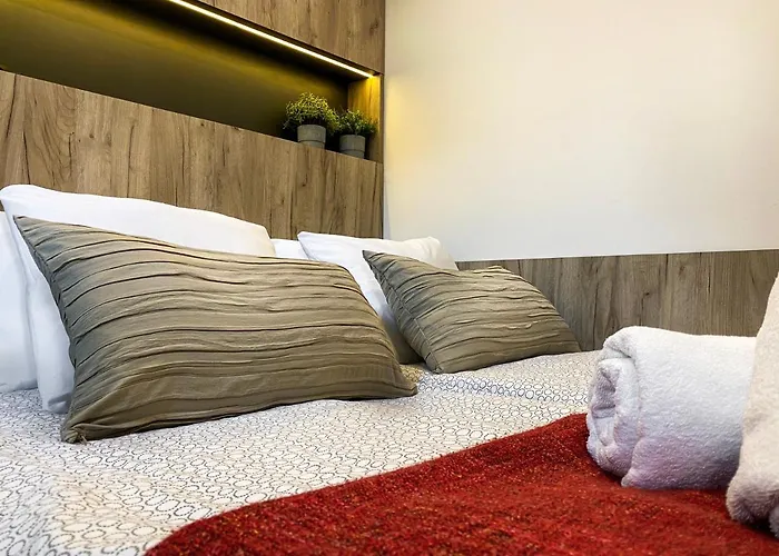 Beautiful Studio For Couples With Air Conditioning - Old Town & Main Station